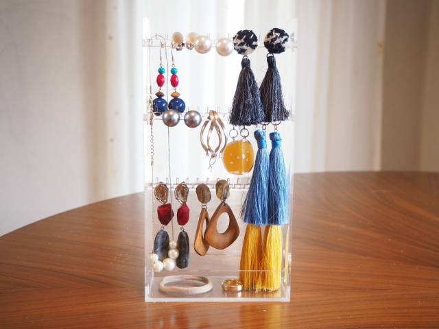 ダイソーアクリル板